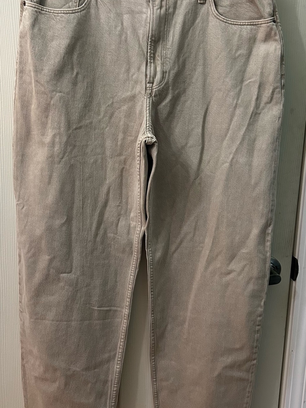 Abercrombie & Fitch Women’s Taper High Rise  Jeans in Light Taupe